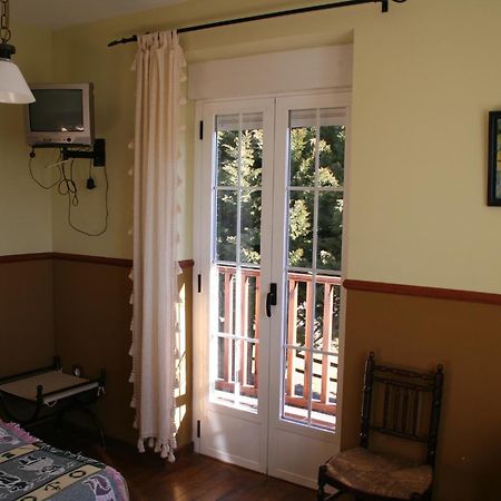 Гостевой дом La Casona De Collado Ойос-дель-Кольядо Экстерьер фото